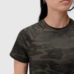 W018. AeroSilver® Cropped Tee - Dark Camo -Fashion Shop 7M3A6421
