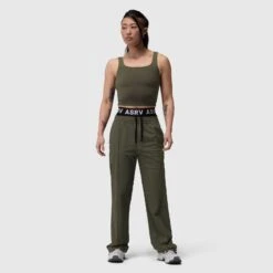 W022. Lycra® 2-in-1 Tank Top - Olive