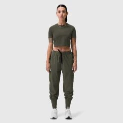 W019. Lycra® Cropped Tee - Olive